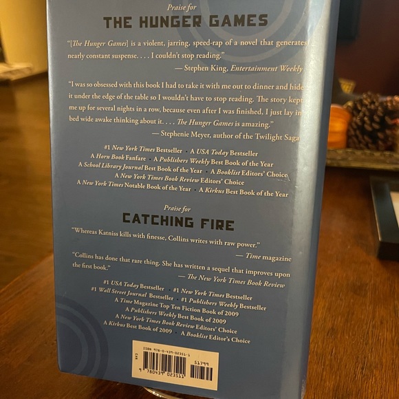 Complete bundled Hunger Games series Excellent GIFT 🎁❗️❗️❗️ - Picture 11 of 12